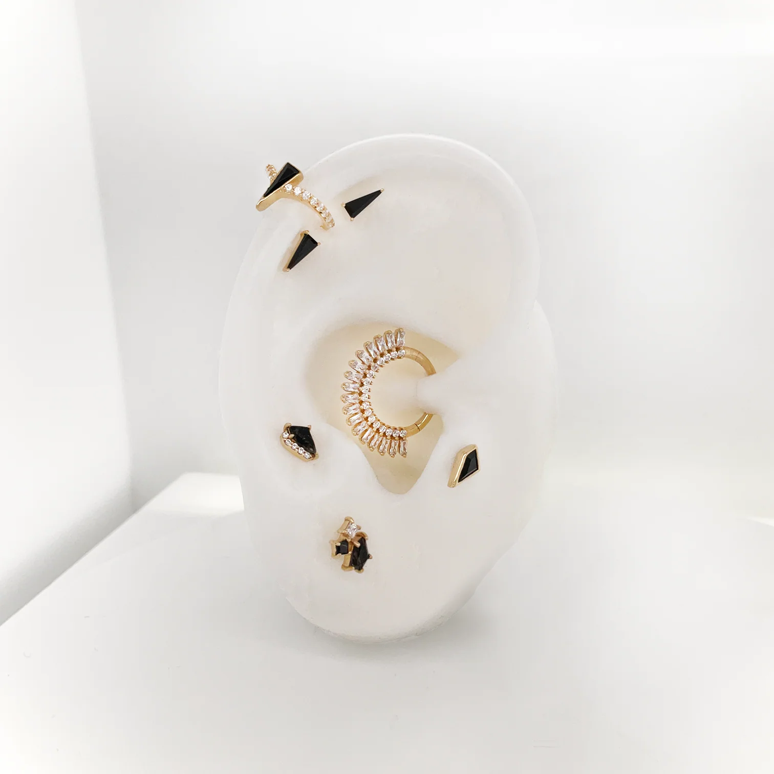 Mikah Clicker with Black Spinel - Image 3